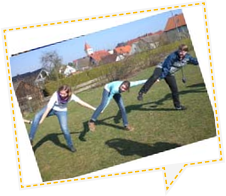 Jugendliche bei einem Spiel